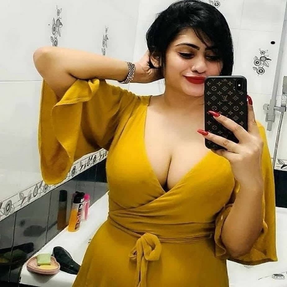 call girls In Lajpat Nagar Delhi 9711794795 call girl Service